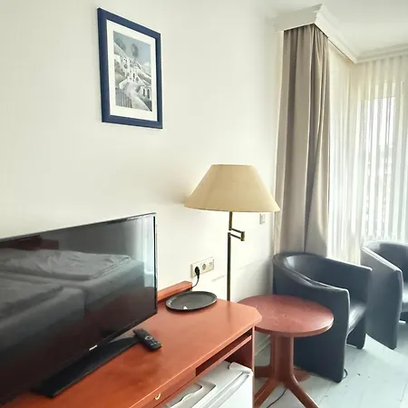 S Ξενοδοχείο *